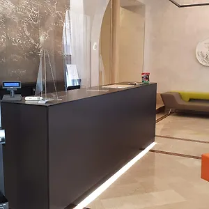 3* Ξενοδοχείο Varese